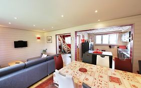 Chalet En Couleurs